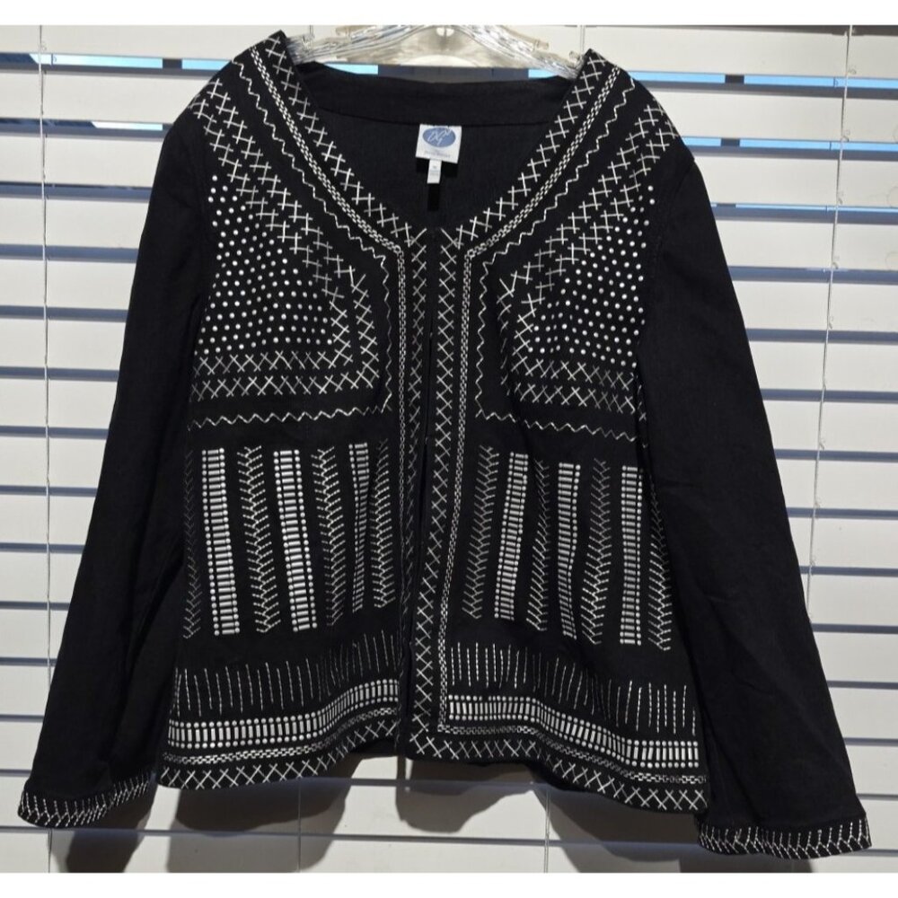 DG2 Embroidered Studded Black Denim Jacket Size 1X Embellished Y2K Stretch